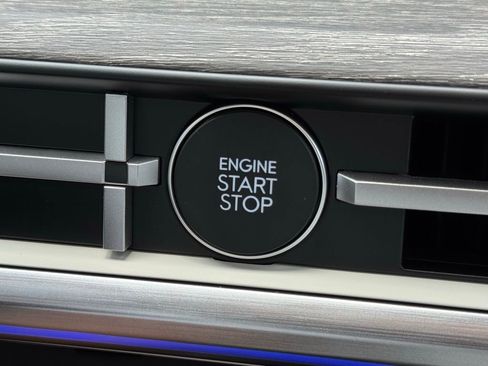 Used 2025 Hyundai Santa Fe Calligraphy image 39