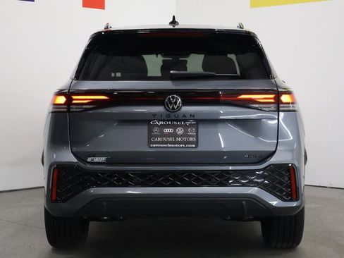 New 2026 Volkswagen Tiguan SE R-Line image 11