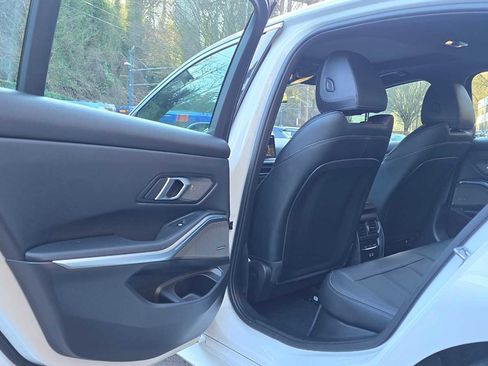 Used 2025 BMW 330i xDrive Sedan w/ M Sport Package image 15