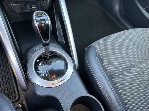 Used 2013 Hyundai Veloster w/ Style Pkg FWD image 24