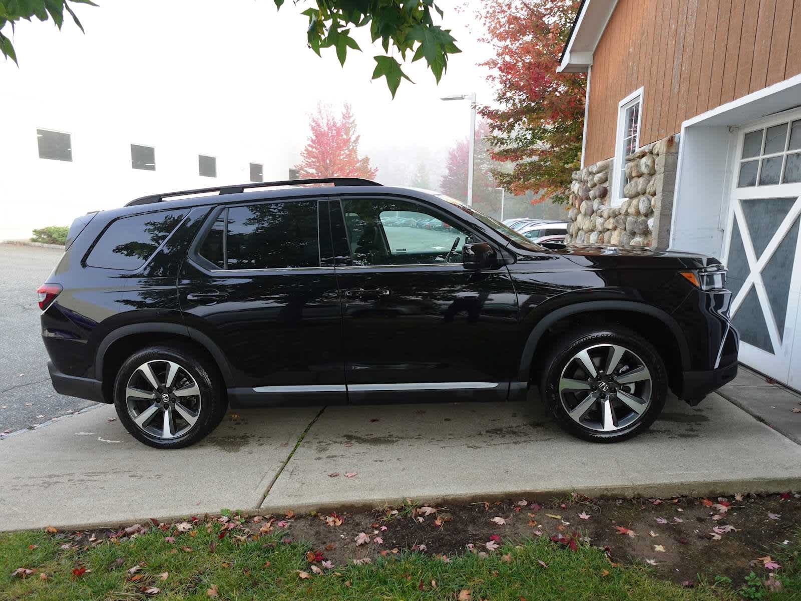 Certified 2024 Honda Pilot Touring image 8
