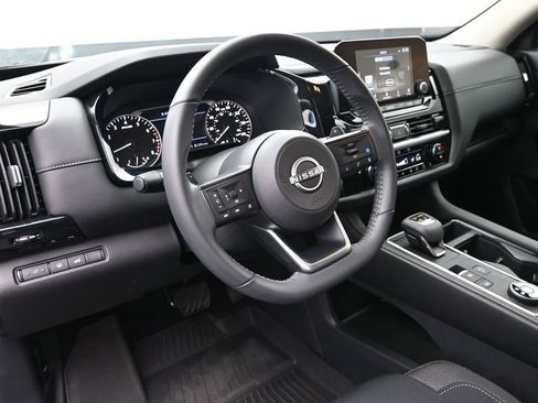 Used 2025 Nissan Pathfinder SV AWD/4WD image 22