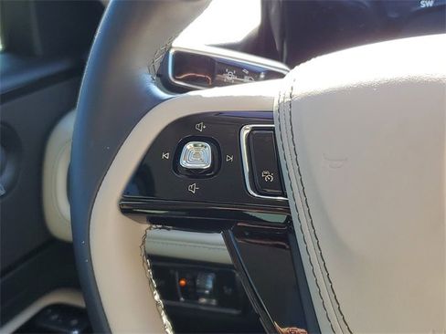 Used 2025 Lincoln Aviator Reserve w/ Illumination Package image 12