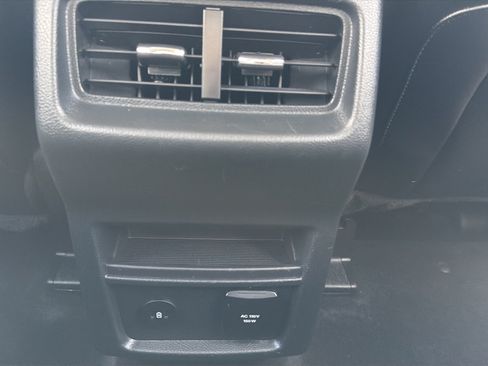 Used 2023 Ford Edge Titanium AWD/4WD image 21