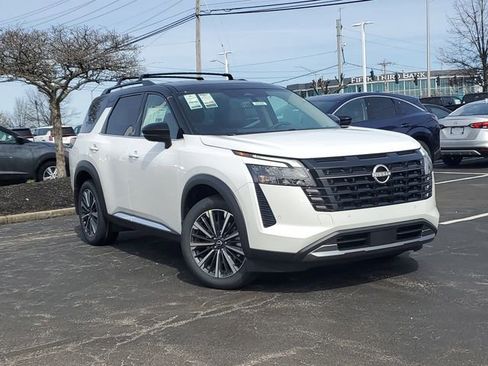 New 2026 Nissan Pathfinder Platinum image 34