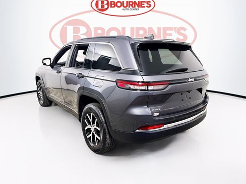 Used 2024 Jeep Grand Cherokee Limited w/ Trailer Tow Package AWD/4WD image 9