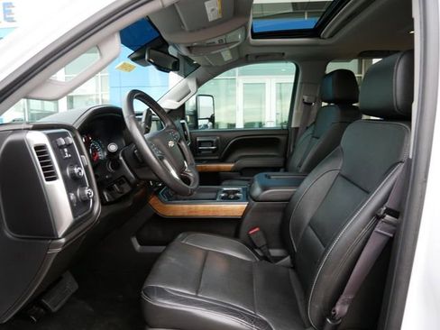 Used 2017 Chevrolet Silverado 1500 LTZ w/ LTZ Plus Package AWD/4WD image 7