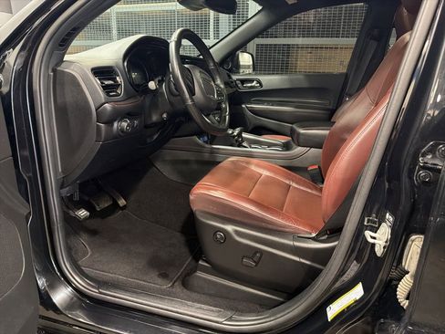 Used 2023 Dodge Durango GT image 3