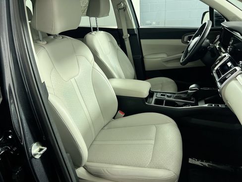 Used 2022 Kia Sorento EX w/ Panoramic Sunroof Package FWD image 31