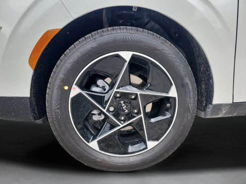 Certified 2025 Kia Soul EX FWD image 32