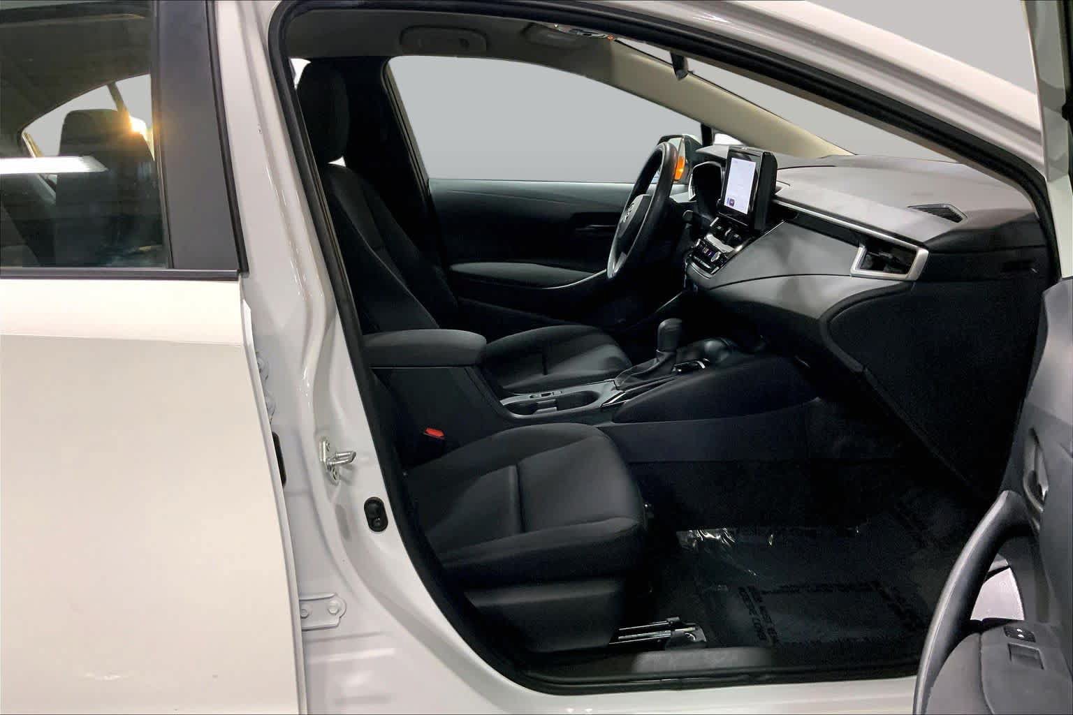 Used 2024 Toyota Corolla LE FWD image 9