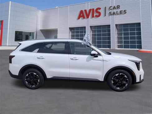 Used 2024 Kia Sorento S image 5