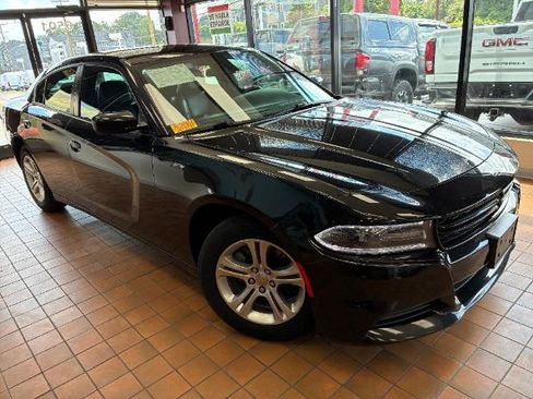 Used 2021 Dodge Charger SXT w/ Leather Interior Group image 1