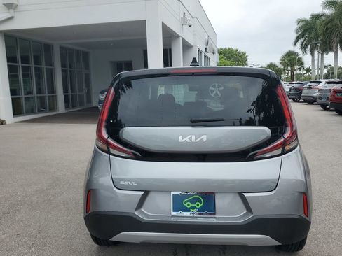 Used 2023 Kia Soul LX w/ LX Technology Package FWD image 13