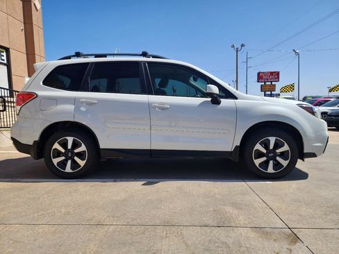 Used 2017 Subaru Forester 2.5i Premium w/ Popular Package #2A AWD/4WD image 4