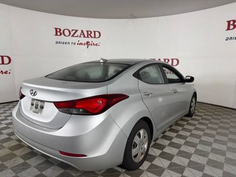 Used 2016 Hyundai Elantra SE FWD image 13