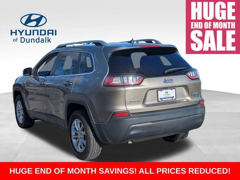 Used 2019 Jeep Cherokee Latitude w/ Cold Weather Group image 3