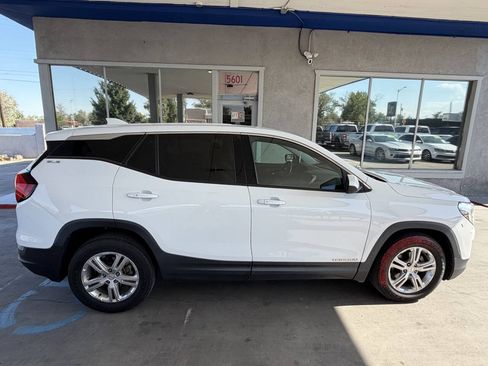 Used 2018 GMC Terrain SLE FWD image 9