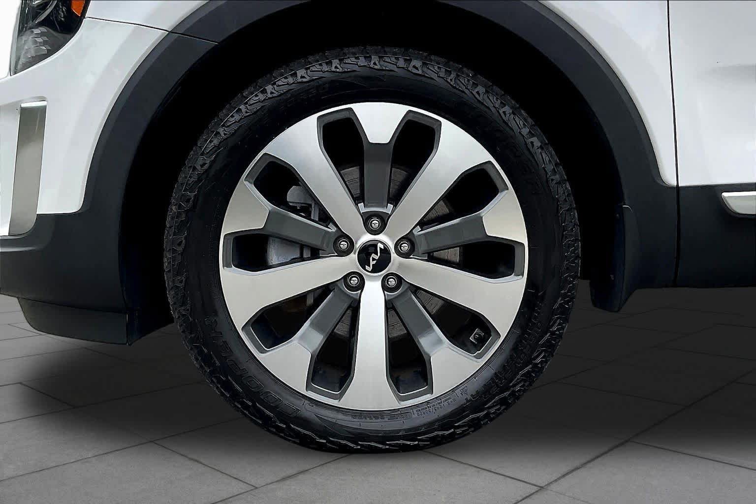 Used 2022 Kia Telluride S AWD/4WD image 11