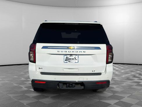 Used 2022 Chevrolet Suburban LT w/ Luxury Package image 6