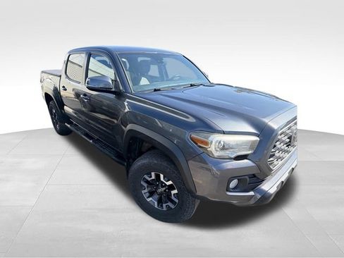 Used 2022 Toyota Tacoma TRD Off-Road AWD/4WD image 3
