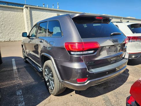 Used 2020 Jeep Grand Cherokee Altitude AWD/4WD image 9