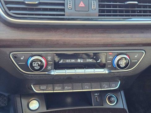 Certified 2025 Audi Q5 2.0T Premium image 28