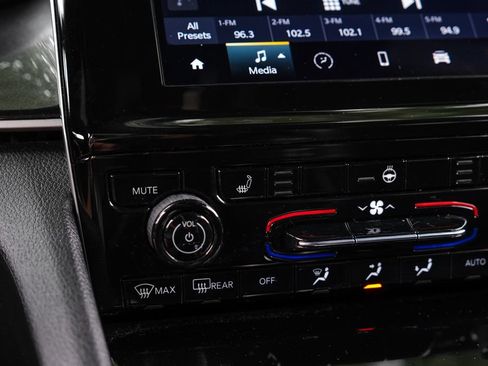 Used 2023 Jeep Grand Cherokee L Laredo RWD image 31