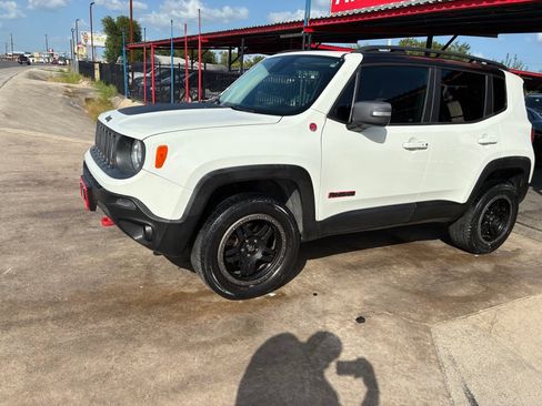Used 2016 Jeep Renegade Trailhawk AWD/4WD image 17