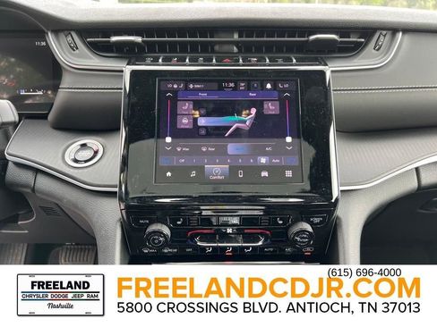 New 2025 Jeep Grand Cherokee L Laredo w/ Luxury Tech Group I image 24