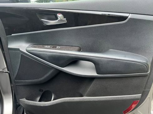 Used 2016 Kia Sorento L image 20