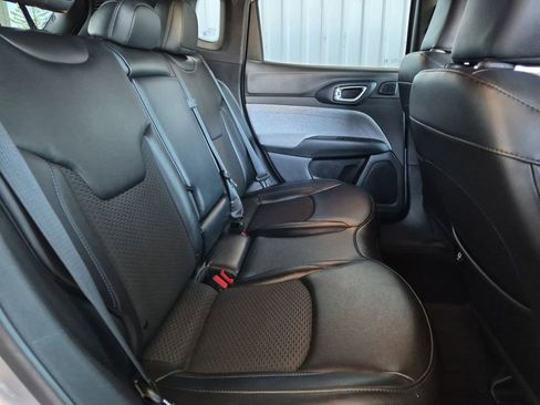 Used 2023 Jeep Compass Latitude w/ Sun and Sound Group AWD/4WD image 16