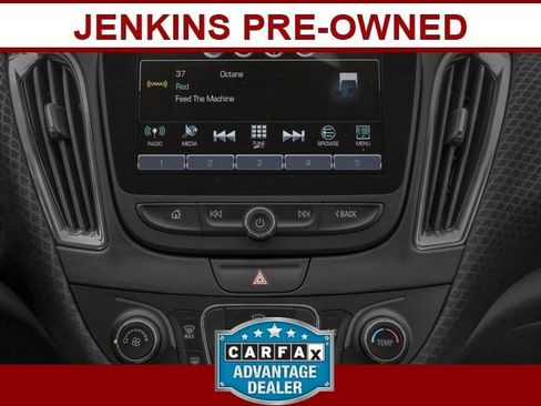 Used 2016 Chevrolet Malibu LT image 12