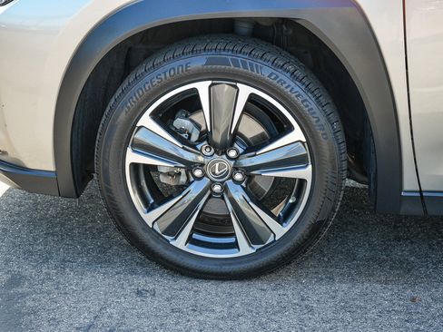 Used 2021 Lexus UX 200 w/ Accessory Package (Z2) FWD image 11