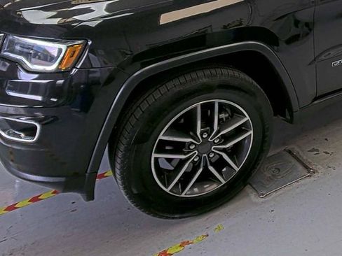 Used 2019 Jeep Grand Cherokee Limited w/ Luxury Group II image 9