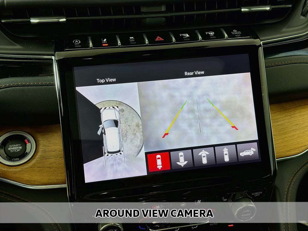 Used 2023 Jeep Grand Cherokee L Summit AWD/4WD image 8