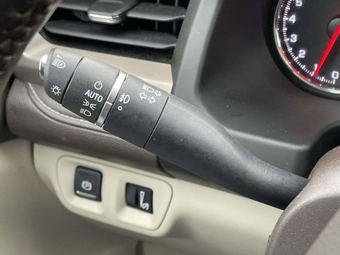 Used 2019 GMC Acadia Denali image 13