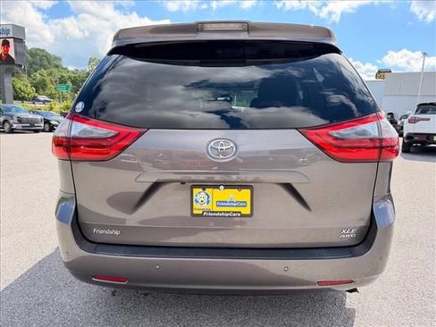 Used 2020 Toyota Sienna XLE w/ XLE Navigation Package AWD/4WD image 13