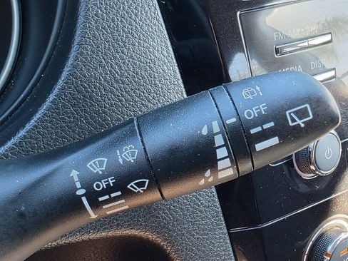 Used 2016 Nissan Rogue S image 45