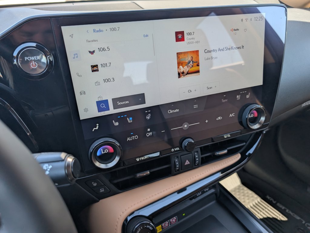Used 2023 Lexus NX 350h AWD w/ Vision Package image 8