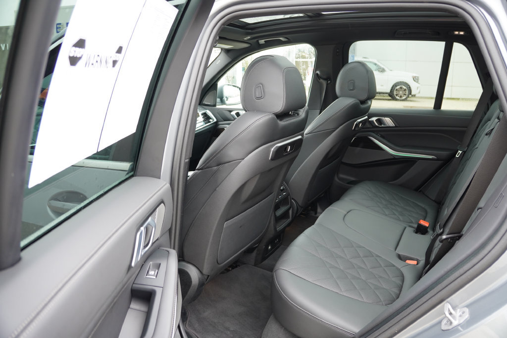 Used 2026 BMW X5 xDrive40i AWD/4WD image 16