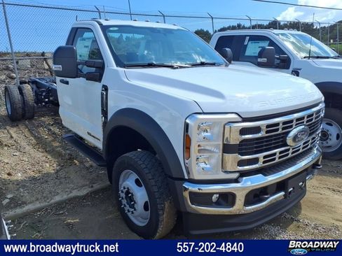 New 2025 Ford F550 4x4 Regular Cab Super Duty image 1