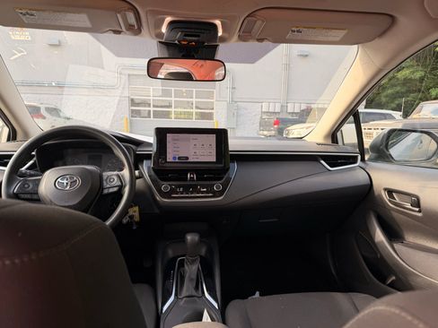 Used 2023 Toyota Corolla LE FWD image 8