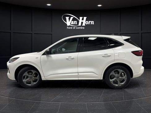 Used 2024 Ford Escape ST-Line w/ Tech Pack #1 AWD/4WD image 4