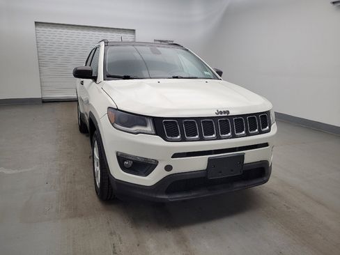 Used 2019 Jeep Compass Latitude w/ Popular Equipment Group AWD/4WD image 14