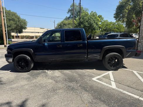 Used 2005 Chevrolet Silverado 2500 LS w/ Heavy-Duty Power Package RWD image 8