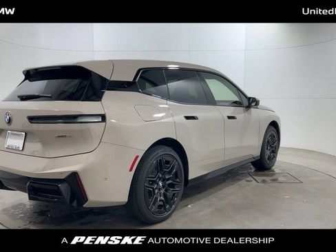 Used 2026 BMW iX xDrive60 w/ M Sport Package AWD/4WD image 8