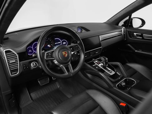 Certified 2021 Porsche Cayenne GTS AWD/4WD image 4