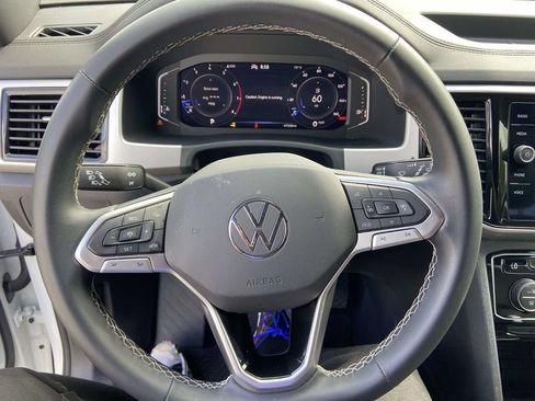 Used 2022 Volkswagen Atlas Cross Sport SE FWD image 35