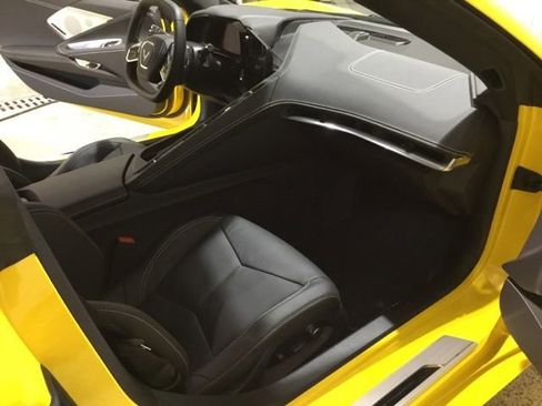Used 2025 Chevrolet Corvette Stingray Preferred Cpe w/ Z51 Performance Package RWD image 31